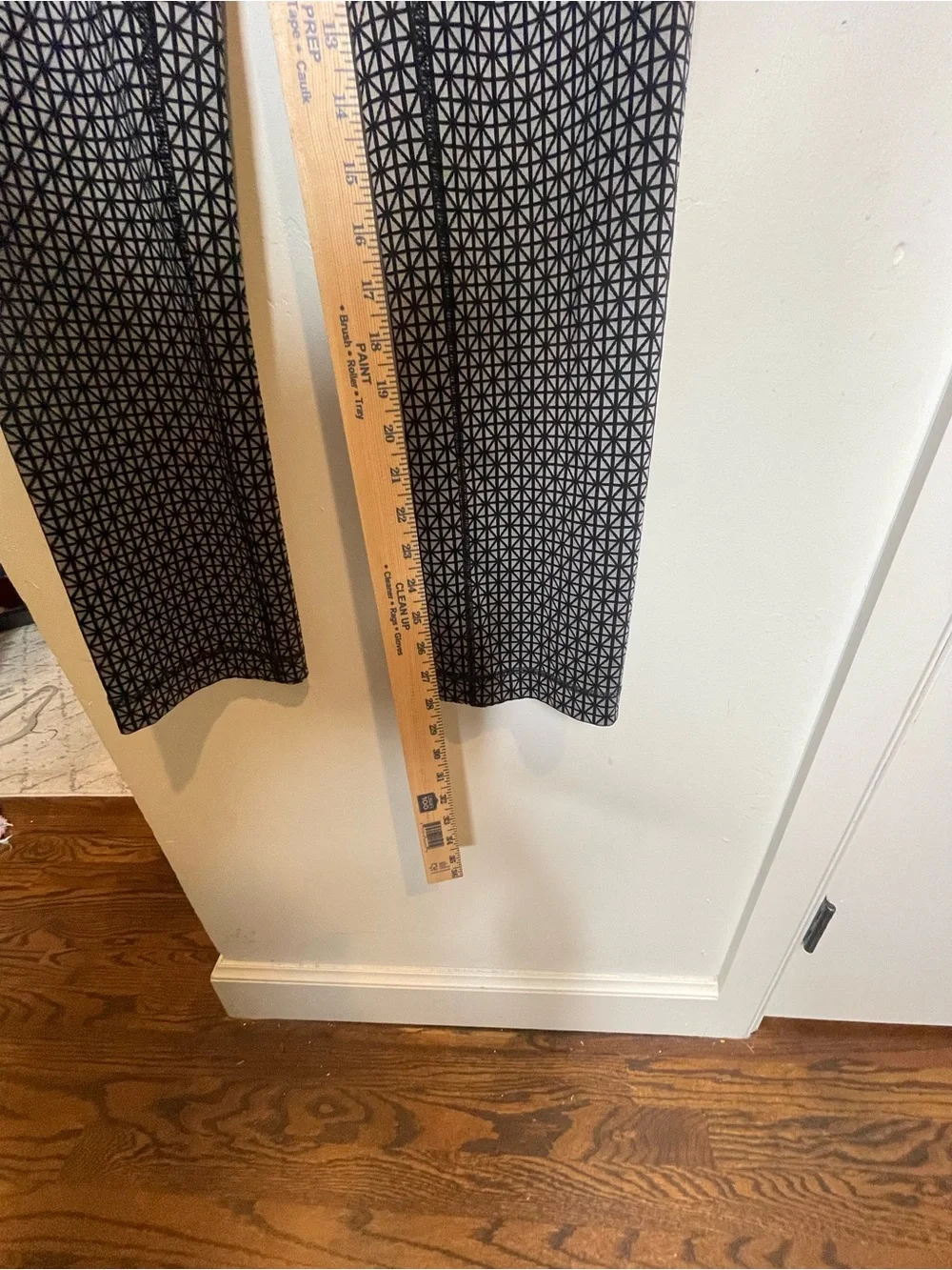 Lululemon Black & Gray Geometric Print Flare Leggings Size 4